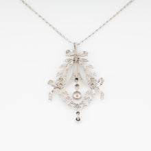 Charger l'image dans la galerie, Pendentif corbeille en diamant et platine