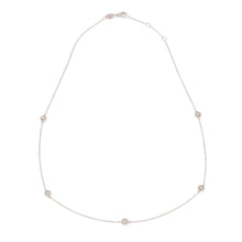 Charger l'image dans la galerie, Collier en or gris ornée de 5 diamants entourés de plus petit diamant