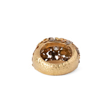 Charger l'image dans la galerie, Bague 3 ors ornée de décor floral intercalée de diamant