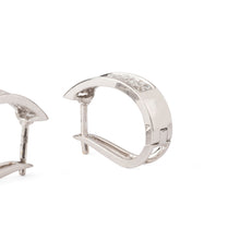 Charger l'image dans la galerie, Créoles en or gris 18k serties de trois lignes de diamants taille princesse