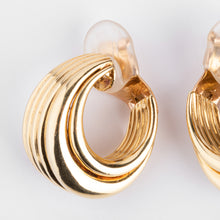 Charger l'image dans la galerie, Paire de créoles or jaune  maison Van Cleef And Arpels