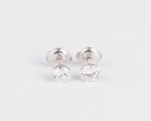 Charger l'image dans la galerie, Boucles d'oreilles en diamants sur or gris taille moderne