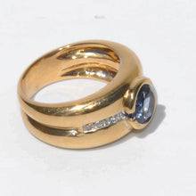 Charger l'image dans la galerie, Bague jonc or jaune ornée d'un saphir taille ronde et diamant