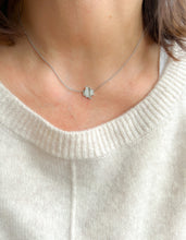 Charger l'image dans la galerie, Collier or gris et diamants de la maison Dinh Van