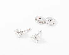 Charger l'image dans la galerie, Paire de boucles d'oreilles en diamant taille ancienne