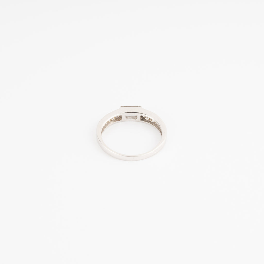 Bagues en or gris de la Maison Van Cleef