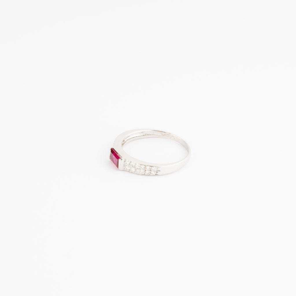 Bagues en or gris de la Maison Van Cleef