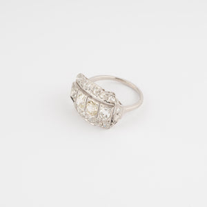 Bague jarretière en platine et diamants