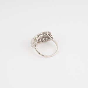 Bague jarretière en platine et diamants