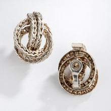 Charger l&#39;image dans la galerie, Paire de boucle d’oreille en n a regent collection vendome de la maison Hermès
