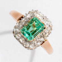 Charger l&#39;image dans la galerie, Bague entourage émeraude et diamant.
