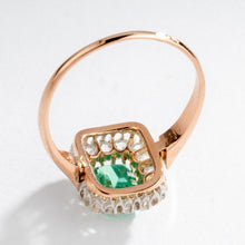 Charger l&#39;image dans la galerie, Bague entourage émeraude et diamant.
