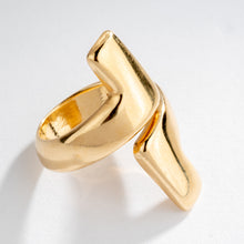 Charger l&#39;image dans la galerie, Bague or jaune géometrique de la maison Chaumet
