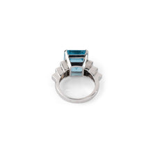 Charger l&#39;image dans la galerie, Bague en or gris et aigue-marine
