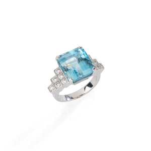 Bague en or gris et aigue-marine