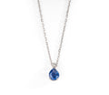 Collier en or gris orné d'un saphir poire