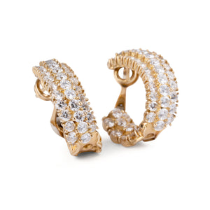 Paire de boucles d'oreilles sur or jaune en diamants