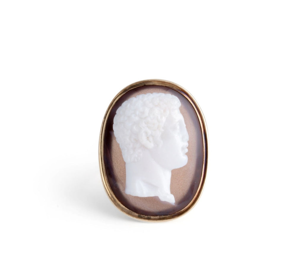 Bague en or jaune en camée agate représentant une tête d'homme