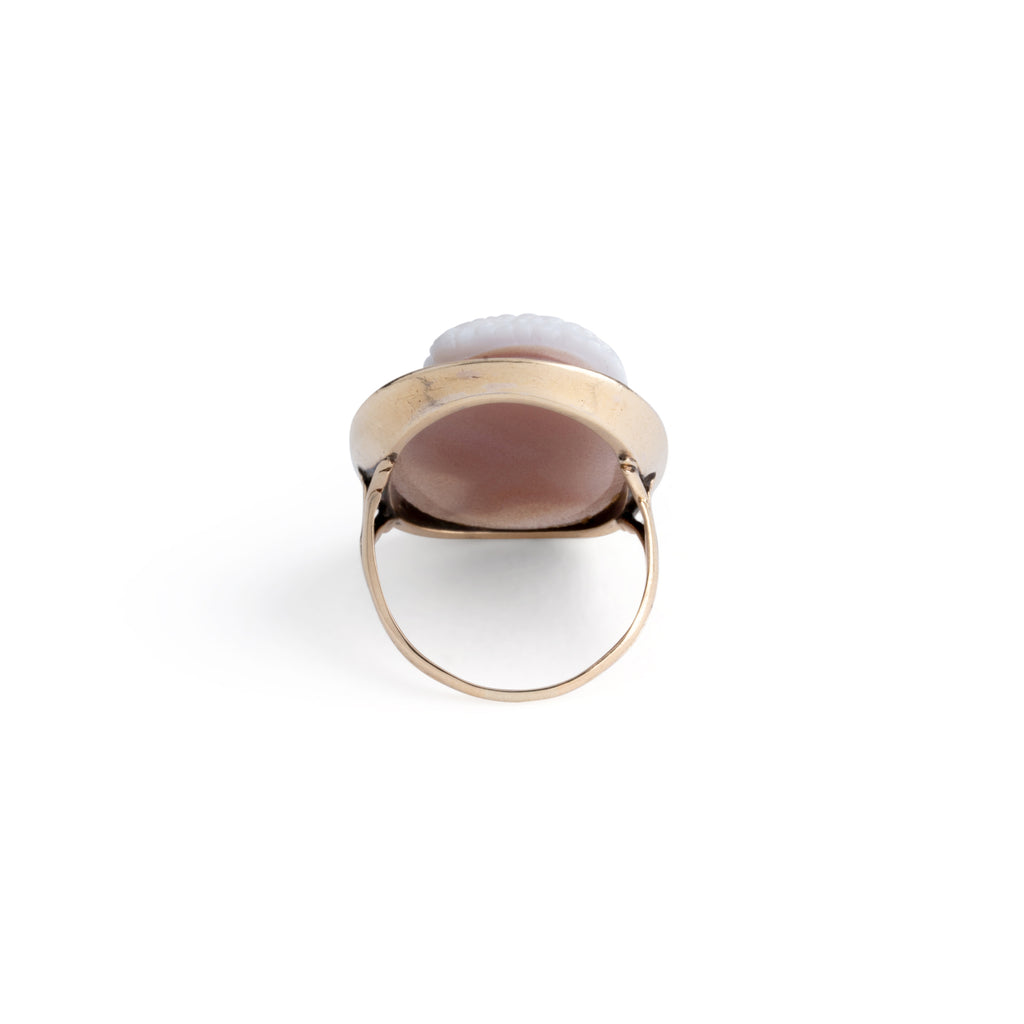 Bague en or jaune en camée agate représentant une tête d'homme