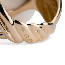 Charger l&#39;image dans la galerie, Bague de la maison Chanel Modèle Camélia
