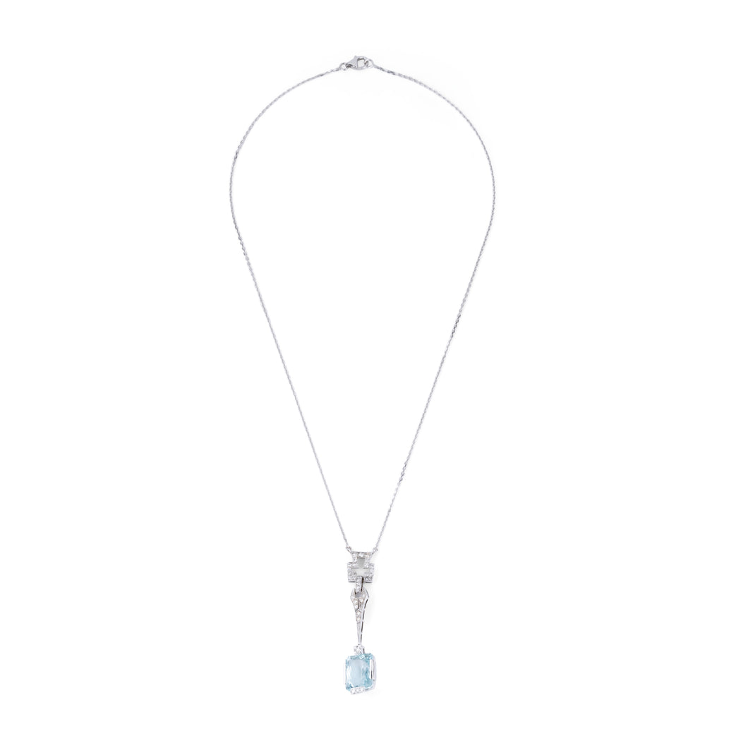 Collier Art Déco en platine orné d'une aigue marine