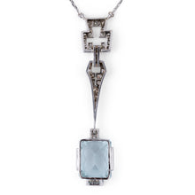 Charger l&#39;image dans la galerie, Collier Art Déco en platine orné d&#39;une aigue marine
