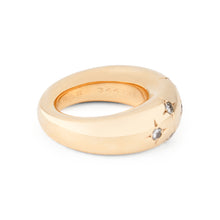 Charger l&#39;image dans la galerie, Bague jonc de la Maison Chaumet ornée de diamants
