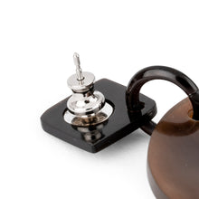 Charger l&#39;image dans la galerie, Boucles d&#39;oreille en corne et Argent de la Maison  Hermès

