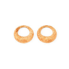 Charger l&#39;image dans la galerie, Boucles d&#39;oreilles  de la maison Van Cleef &amp; Arpel en or jaune et diamants
