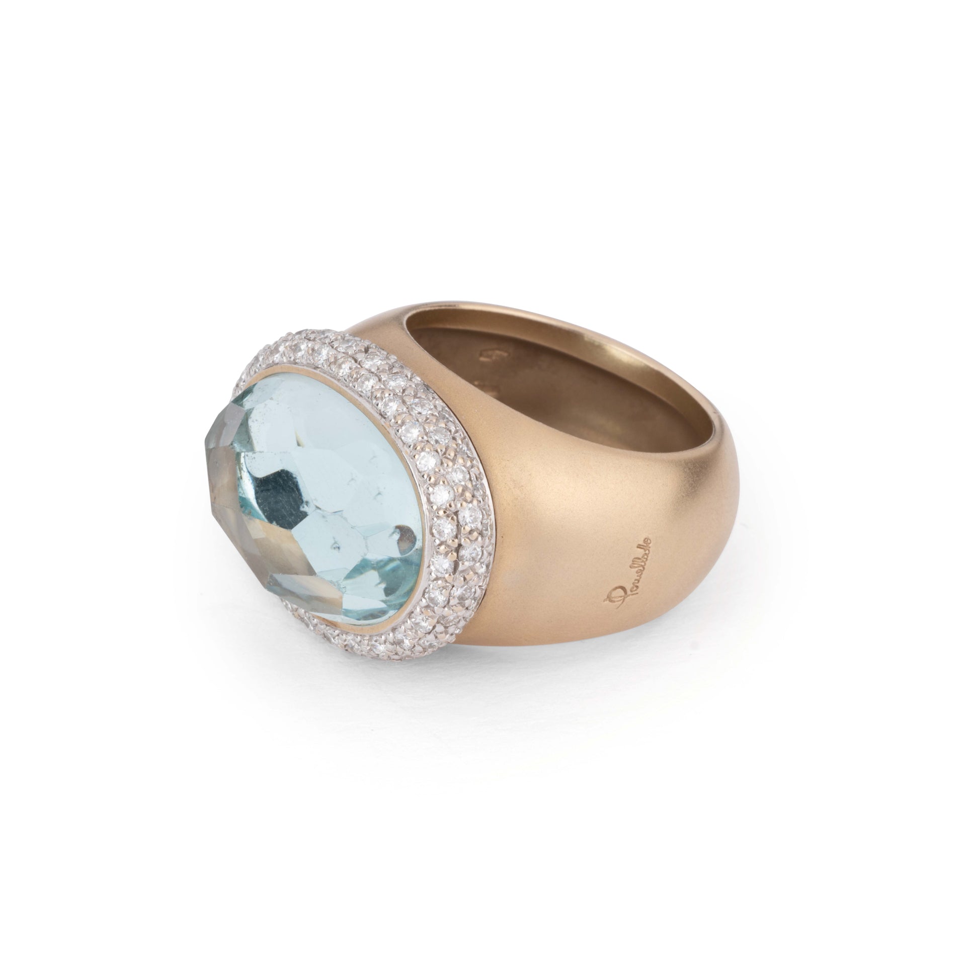 Bague or rose sablé signée de la maison italienne Pomellato ornée d'une aigue marine