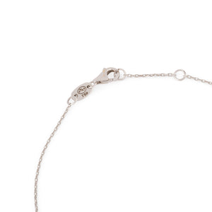 Collier en or gris ornée de 5 diamants entourés de plus petit diamant