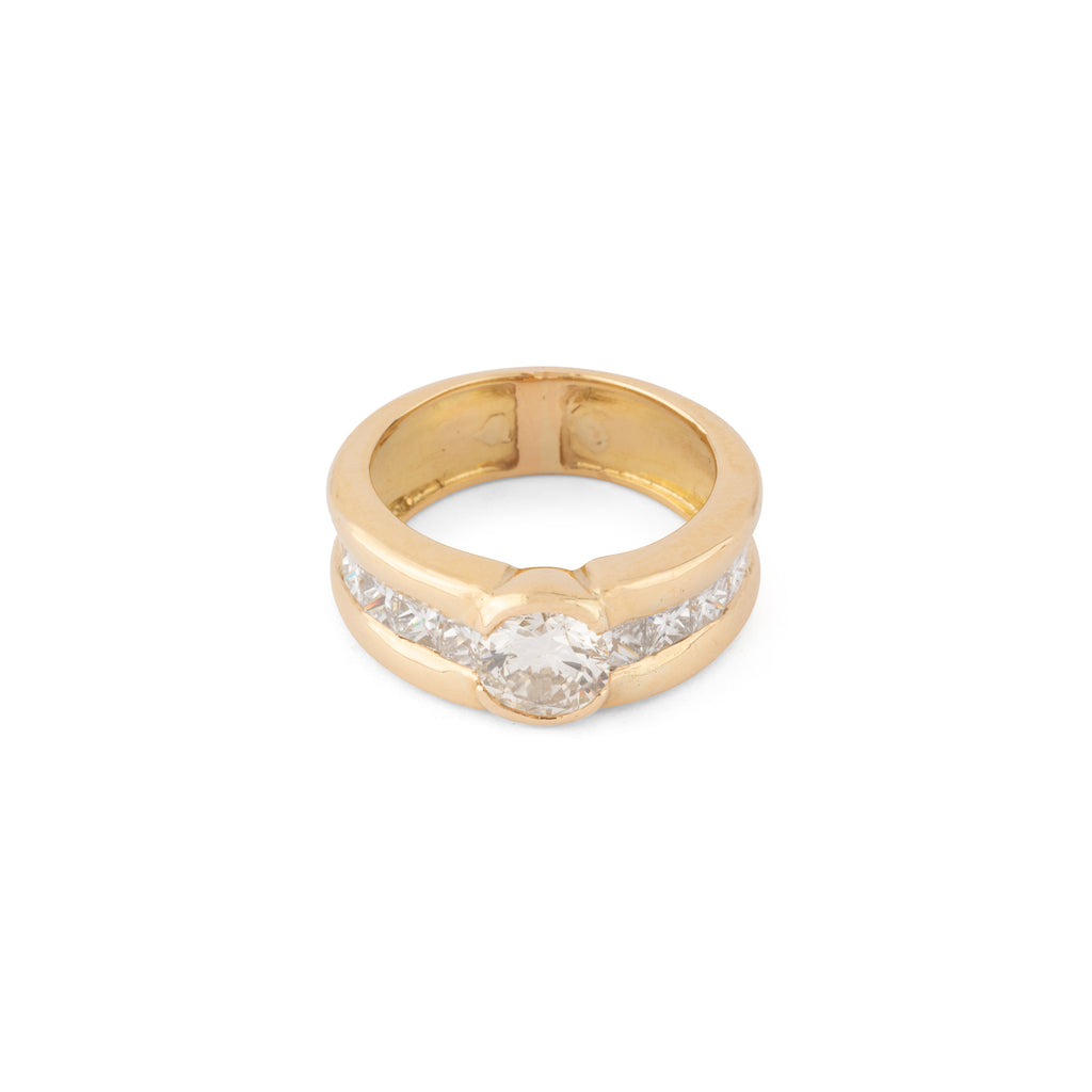 Bague solitaire ornée d'un diamant taille brillant d'environ 1,21 cts