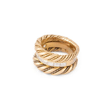 Charger l&#39;image dans la galerie, Bague en or jaune godronné sertie de diamant baguette
