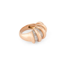 Charger l&#39;image dans la galerie, Bague godronnée  en or rose,platine et diamants

