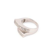 Charger l&#39;image dans la galerie, Bague en or gris design en diamant taille princesse
