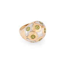Charger l&#39;image dans la galerie, Bague boule de la maison Bvlgari en péridot  en or bi-colore
