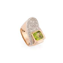 Charger l&#39;image dans la galerie, Bague tank or rose et platine en diamant et péridot
