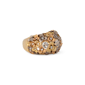 Bague 3 ors ornée de décor floral intercalée de diamant
