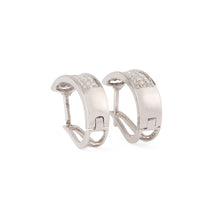 Charger l&#39;image dans la galerie, Créoles en or gris 18k serties de trois lignes de diamants taille princesse

