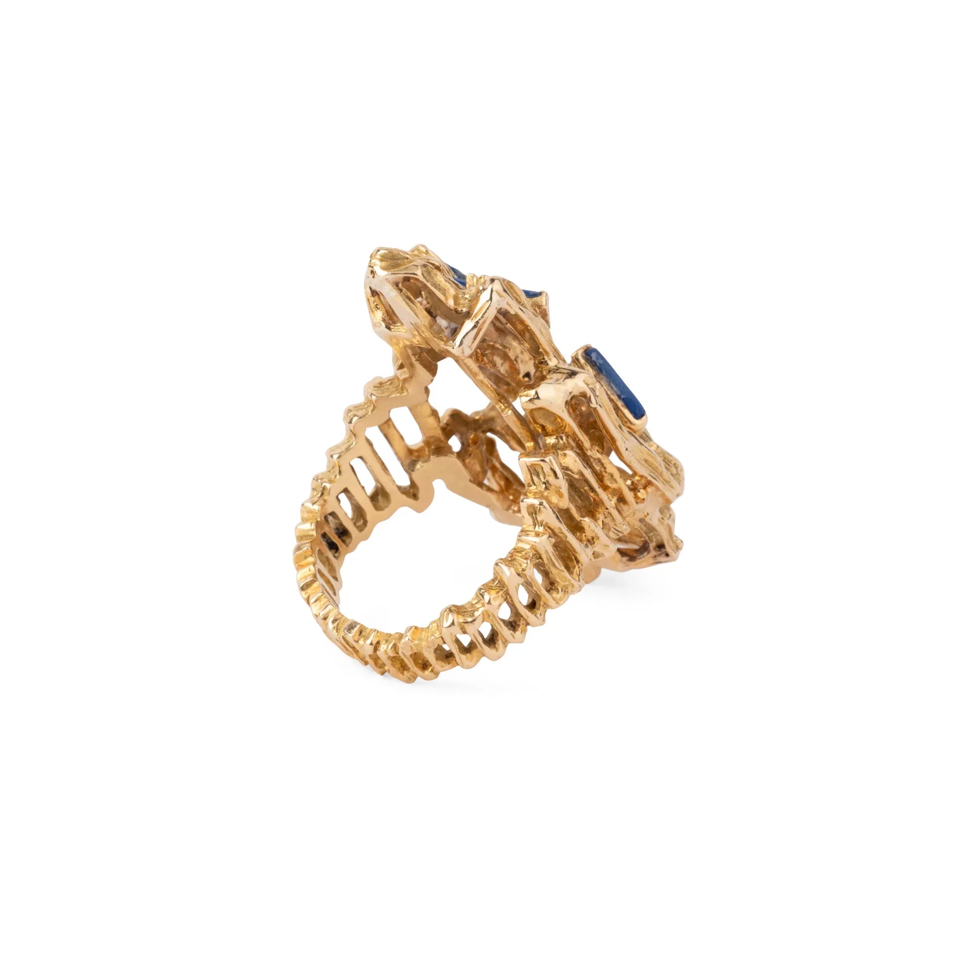 Bague moderniste en or texturé et ajouré,ornée de lapis lazuli