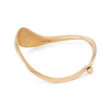 Charger l&#39;image dans la galerie, Bracelet jonc or jaune ondulé du Créateur Jacque Moniquet
