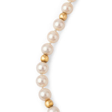 Charger l&#39;image dans la galerie, Collier perles Akoya et boule d&#39;or fermoir menottes de la maison Dinh Van
