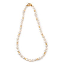 Charger l&#39;image dans la galerie, Collier perles Akoya et boule d&#39;or fermoir menottes de la maison Dinh Van

