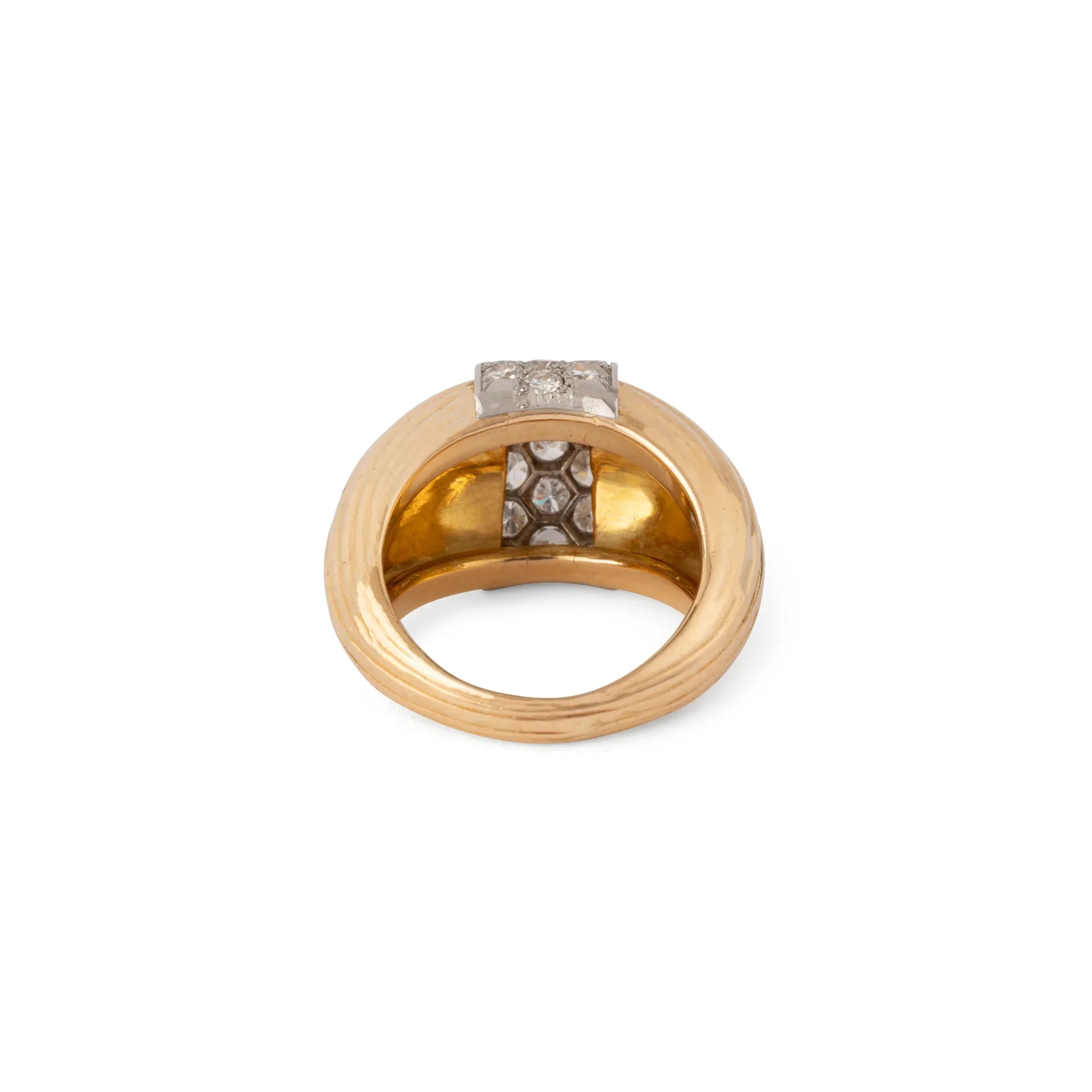 Bague  or jaune et platine godronnée diamant