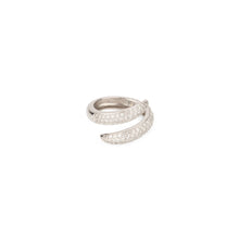 Charger l&#39;image dans la galerie, Bague de la maison Chaumet, collection Tango en diamant
