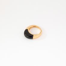 Charger l'image dans la galerie, Bague or jaune et onyx de la maison Cartier
