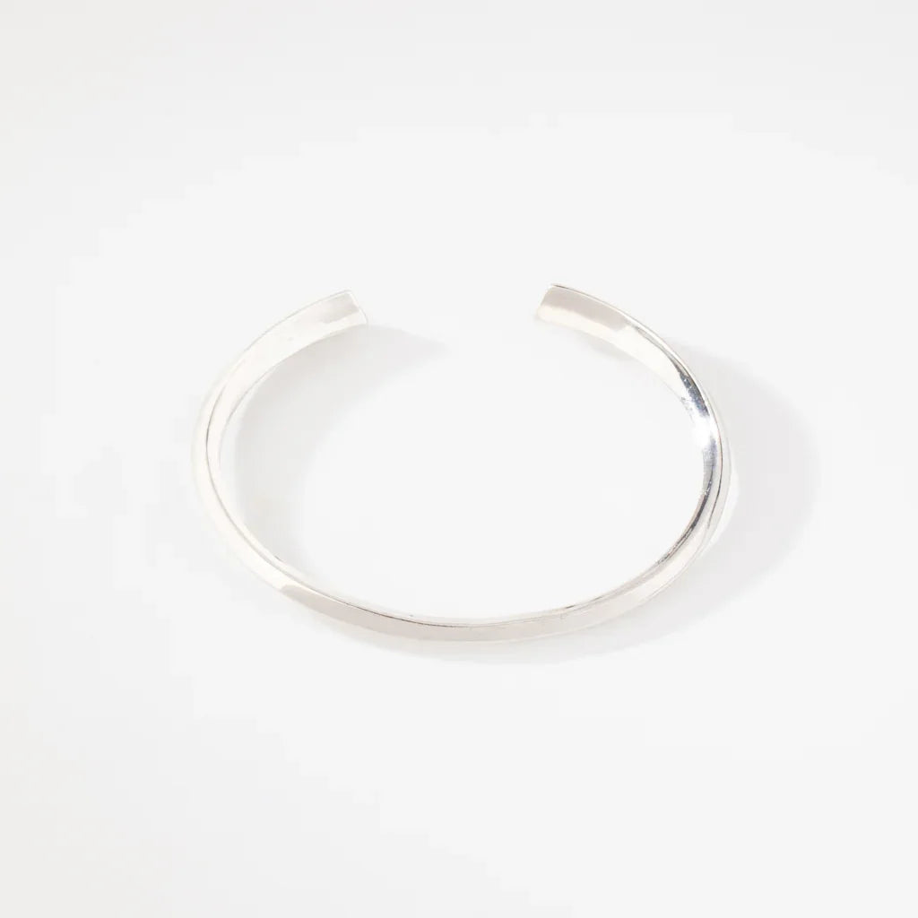 Bracelet jonc serti de petits diamants
