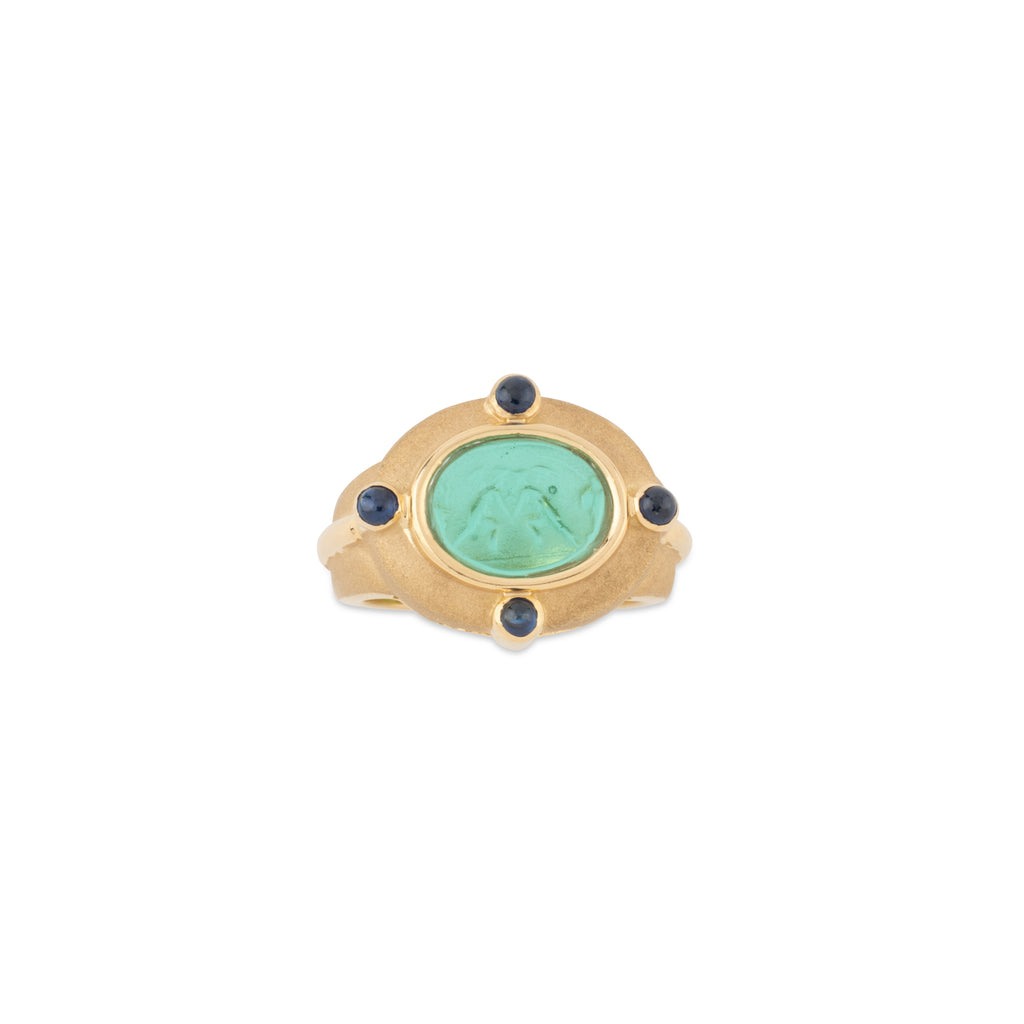 Bague or jaune étrusque en pâte de verre gravée