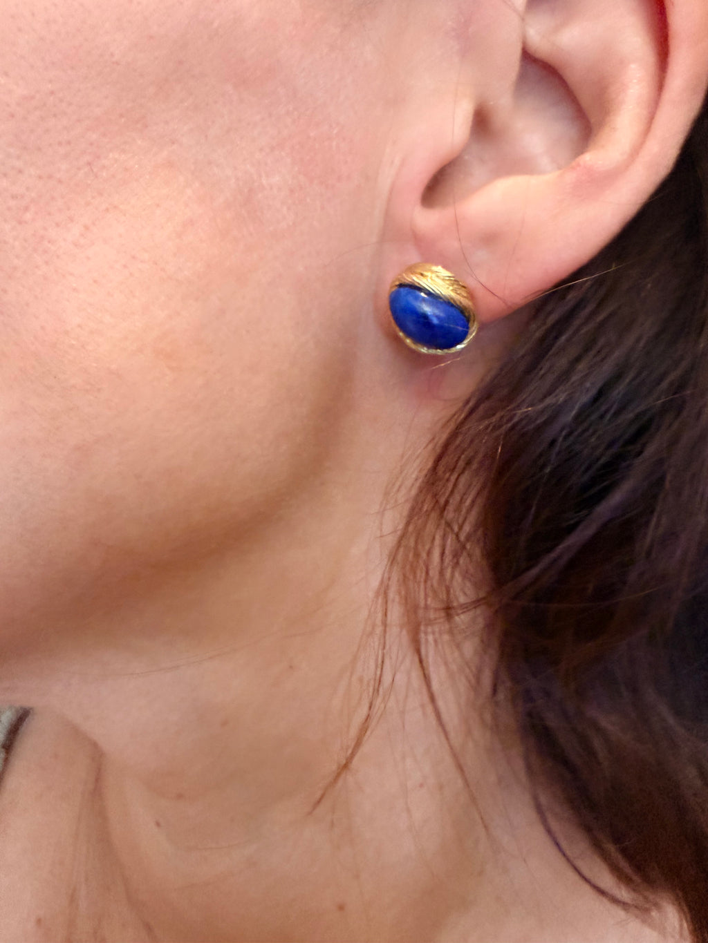 Boucles d'oreilles van Cleef & Arpels en or jaune et lapis lazuli