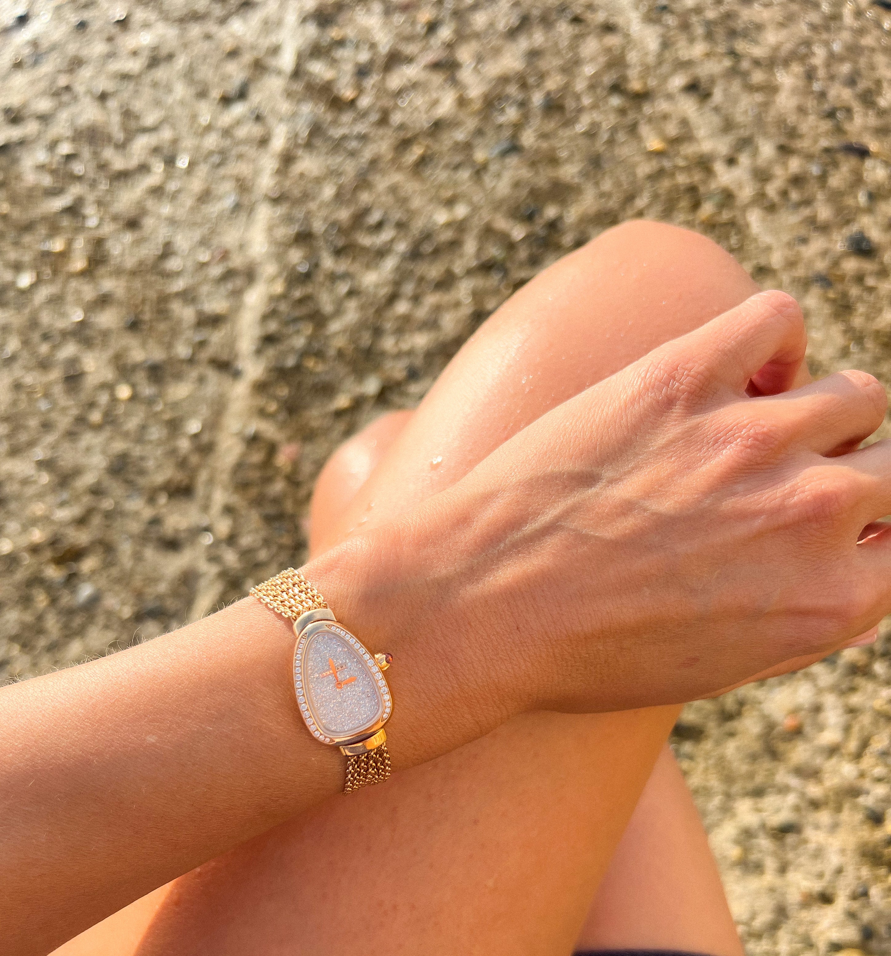 Montre Bvlgari collection Serpenti en or rose